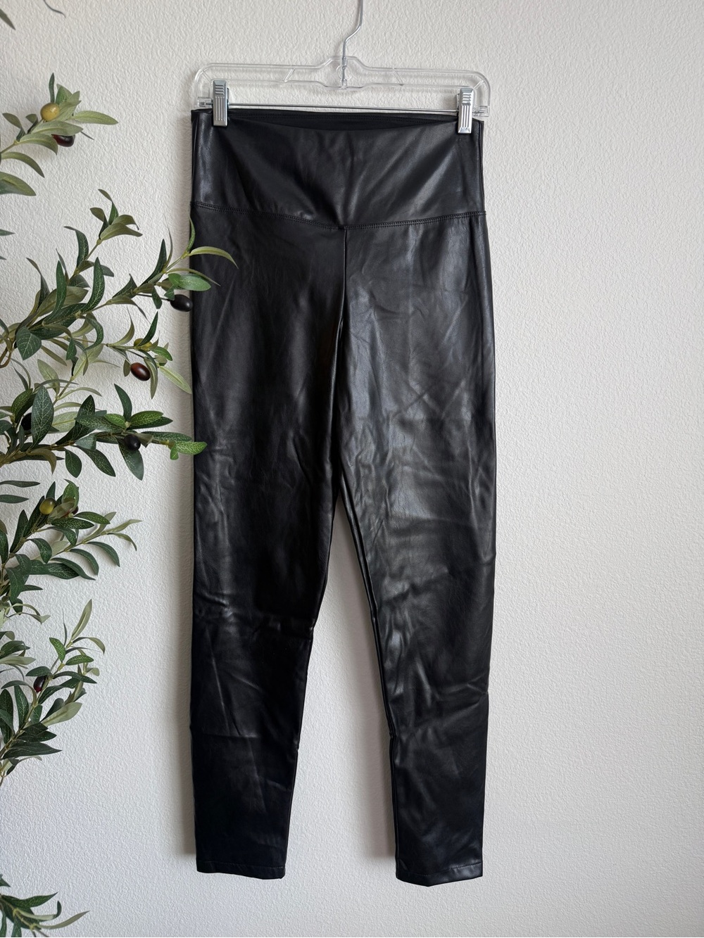 NWOT Ever After Black Faux Leather Leggings Women’s Size Small